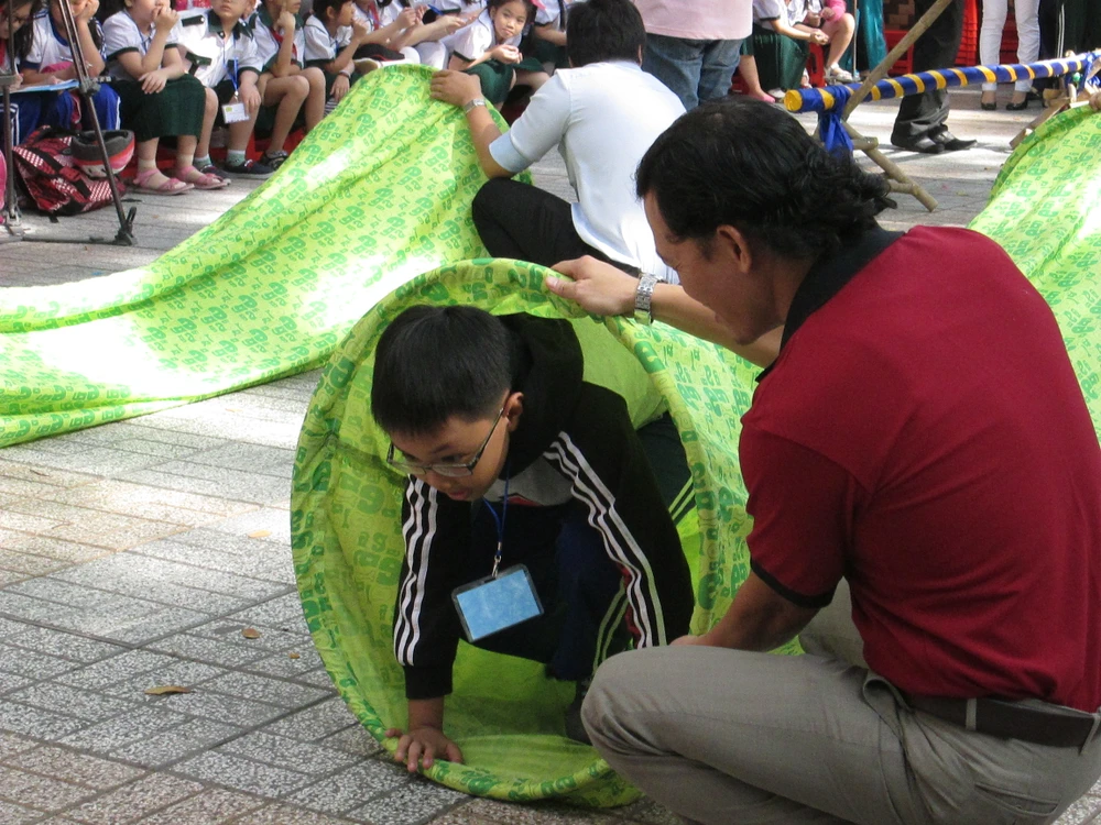 Hơn 1.000 HS tiểu học tham gia ngày hội “Em yêu Tiếng Việt” ảnh 2